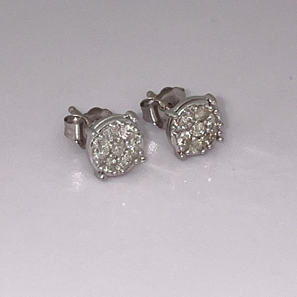 Natural Diamond Solid 14K White Gold Round Disc Cluster Stud Earrings Unisex - Picture 1 of 14